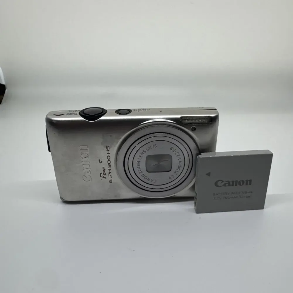 Canon PowerShot ELPH 300 HS 12.1MP Digital Camera Black Works W/ Battery No Char
